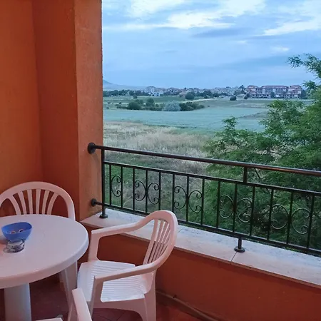 марина кеѝп, Apartment Aheloy